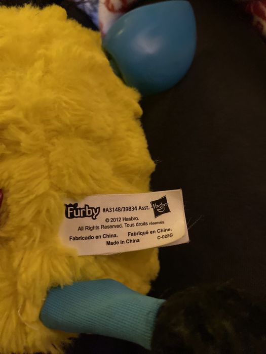 furby żółty interaktywny