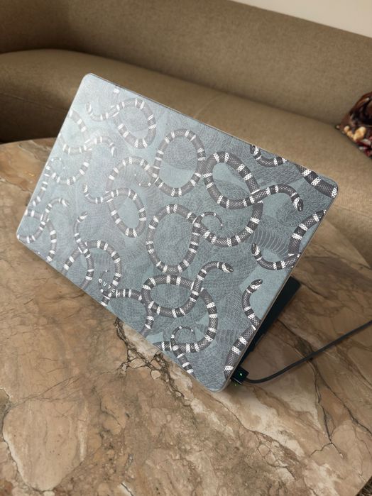 BURGA - Twarde etui do MacBooka - MacBook Air 15 Nowe