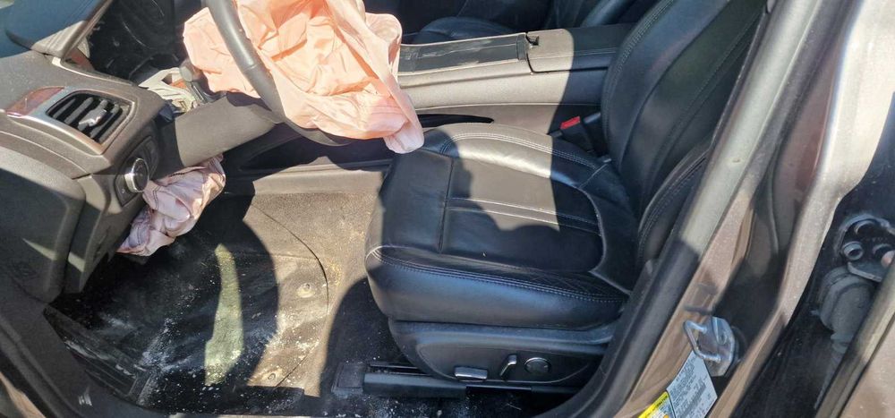 Lincoln mkz 2013- стекло боковое дверное