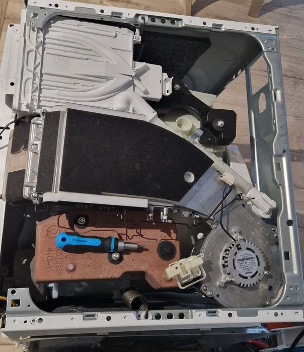 Dawca, na części akcesoria z pralko suszarki Bosch WVH28420PL