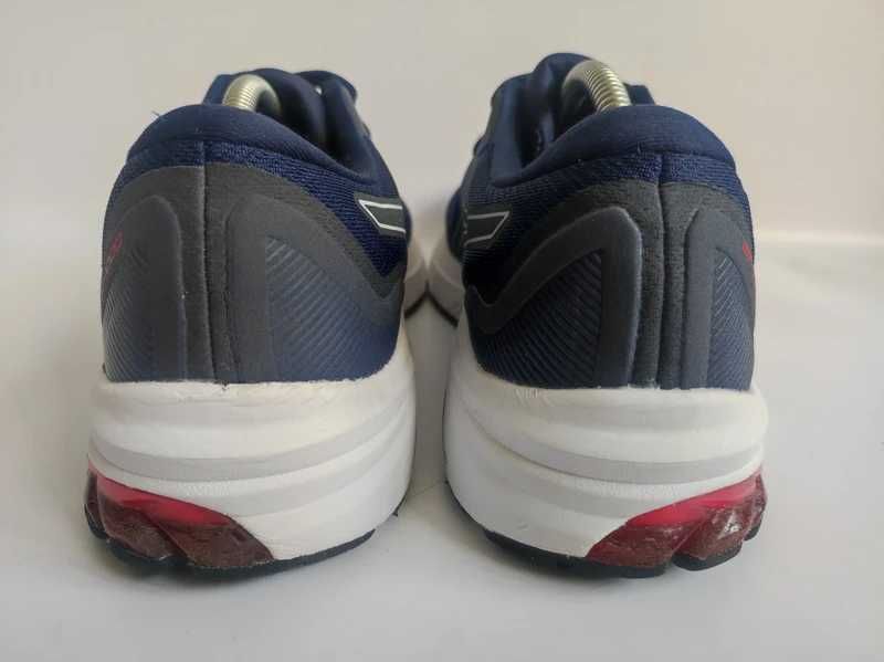 - Asics GT 1000 11 - Buty do biegania r. 44