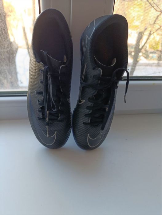 Футбольные бутсы