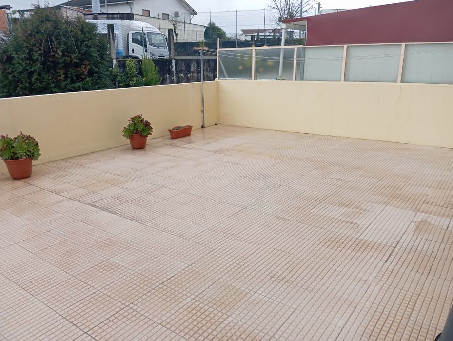 Apartamento T3 em paredes