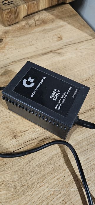 Zasilacz commodore 117V