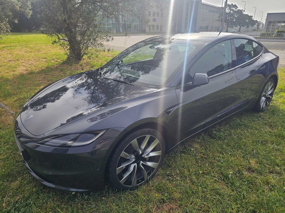 Tesla Model 3 Highland Dual Motor foto 2