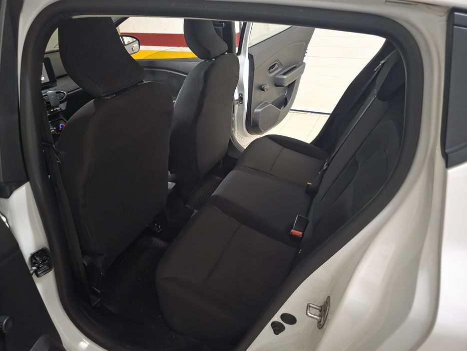Dacia Sandero branco