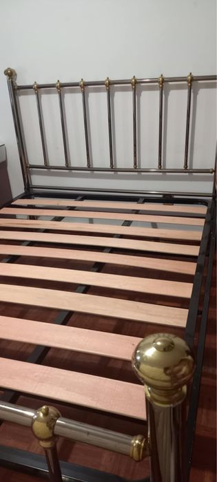 Cama de casal com colchão