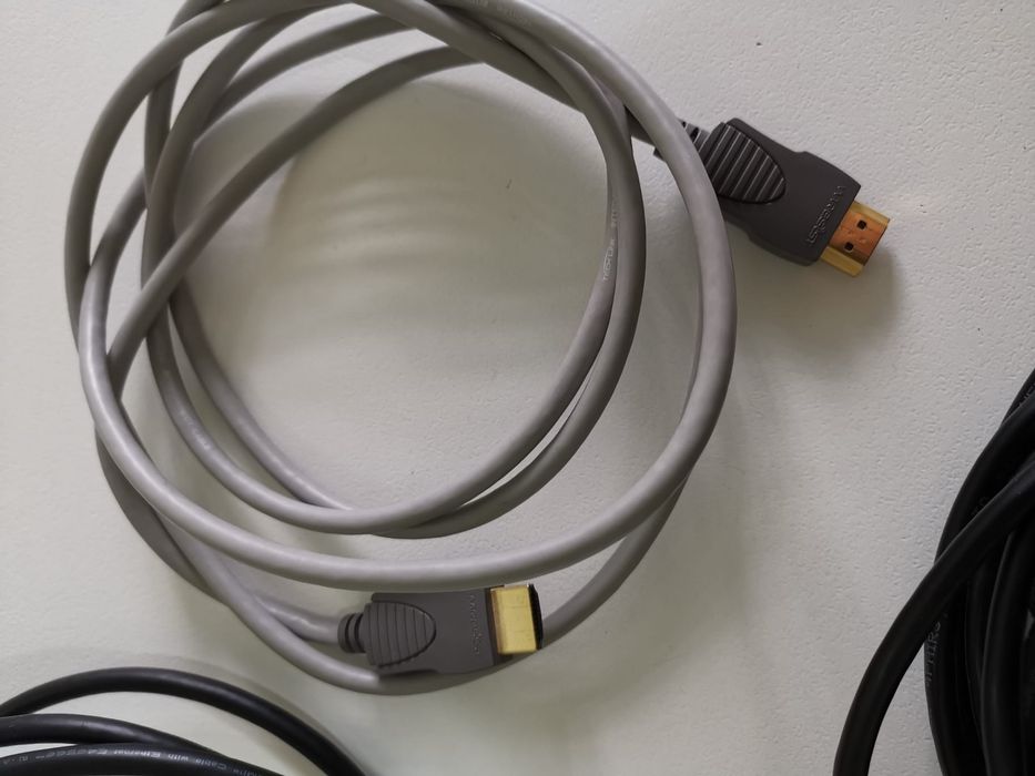 Cabos VÍDEO HDMI, Audio, Corrente e Internet