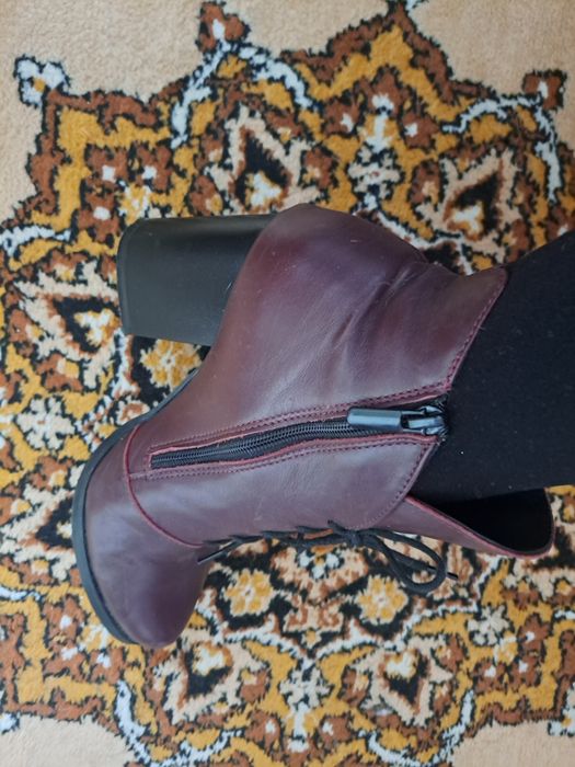 Брендові, стильні шкіряні чоботи