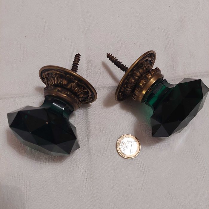 Dois puxadoresde porta vidro verde, usados