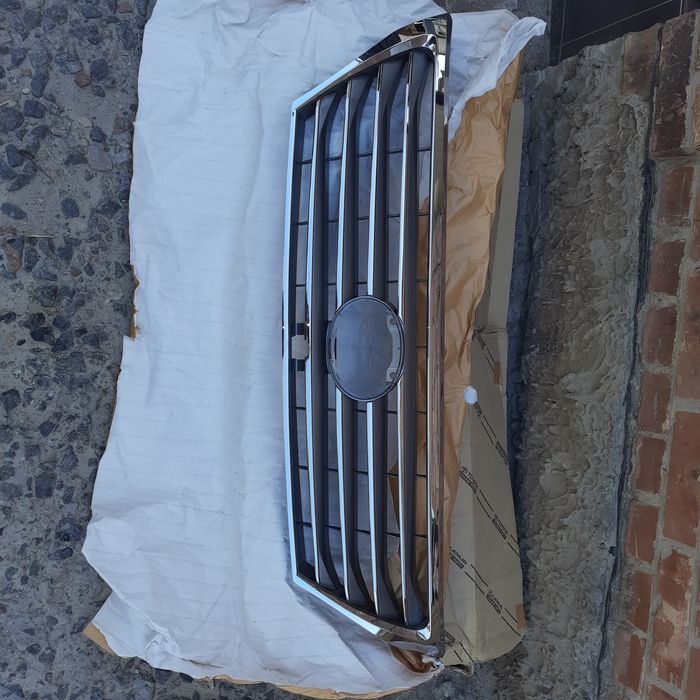 Решетка радиатора лексус LX 570