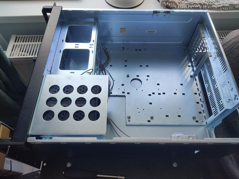 Корпус серверний Chiefteс UNC-410S-B-U3-OP без БЖ 4U Rackmount ATХ/Mic