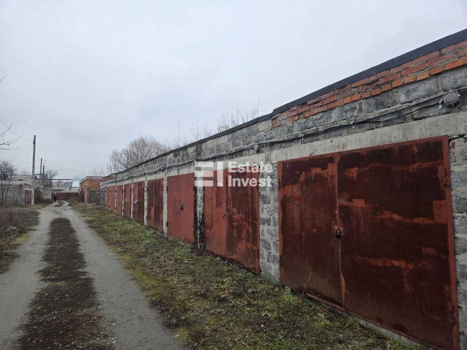 Продам комплекс гаражів по вул. Козакевича, 7