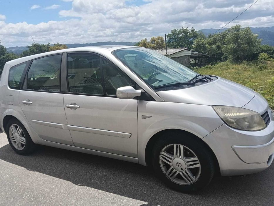 Carrinha ótima pra família
