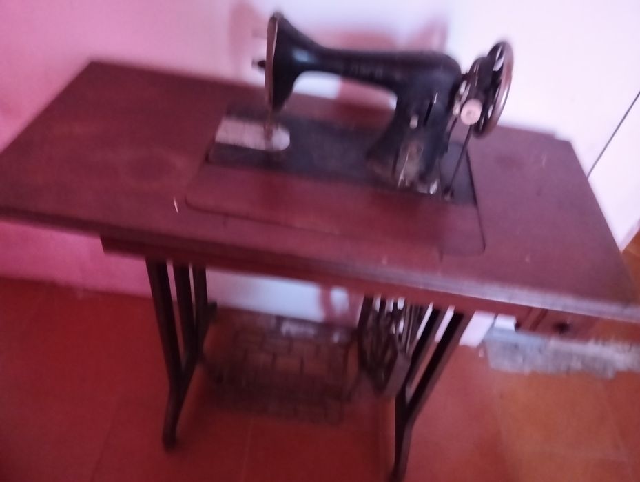 Máquina costura antiga