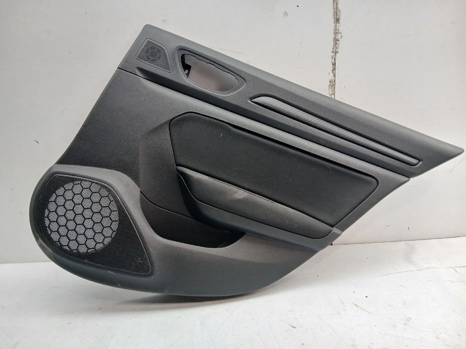 Forra porta / quartela trás direita RENAULT Megane IV Grandtour (K9A/M