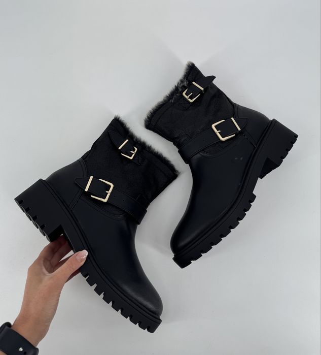 Botki kozako czarne ocieplane 39 z klamerka na jesien zime