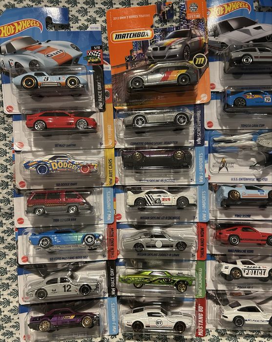 Hot Wheels Toyota , Porsche, Nissan, BMW3 Treasure, Barbie