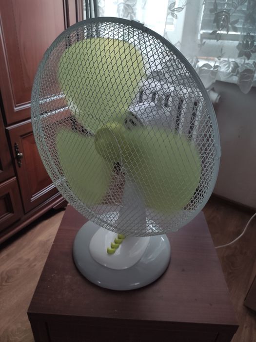 Wentylator - regulacja w pionie i obracanie, biało zielony, wydajny