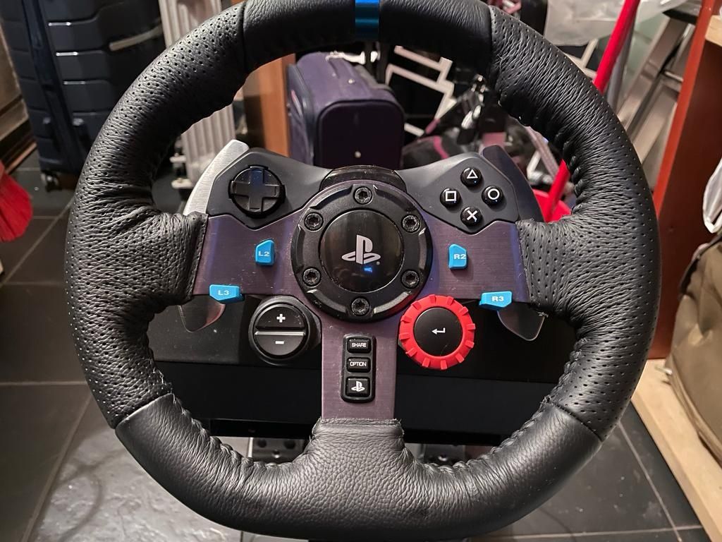 Volante Logitech G29 + pedais Santa Maria Maior • OLX Portugal