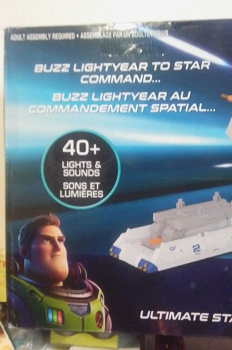 Buzz Lightyear – Ultimate Star Command Base | 40+ sons e luzes | 90 cm