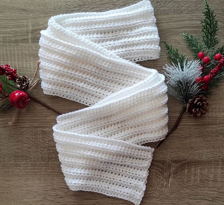 Шапка та шарф ручної роботи