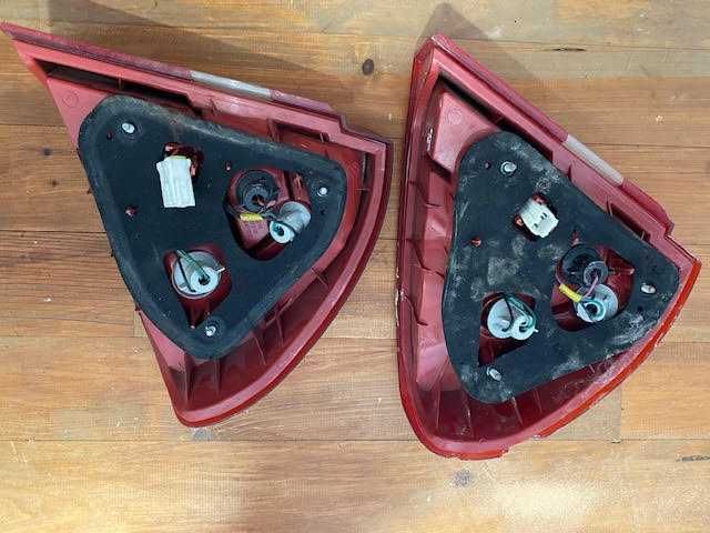 Ótica traseira lado esquerdo Mitsubishi Lancer 1998