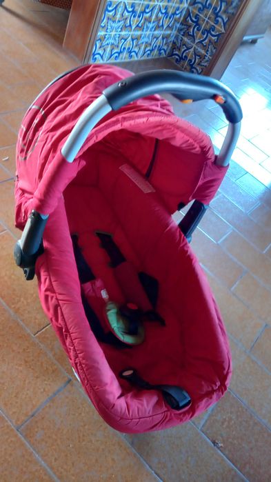 Conjunto de carrinho de criança e ovo