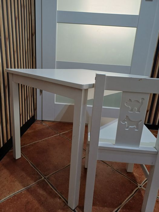 Krzesełko ze stolikiem