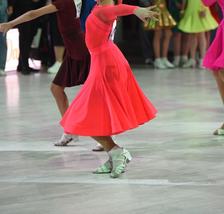 Сукня для бальних танців ювенали