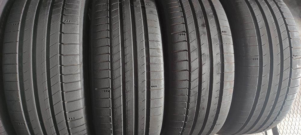 Pneus 245/40/21 Michelin semi novos
