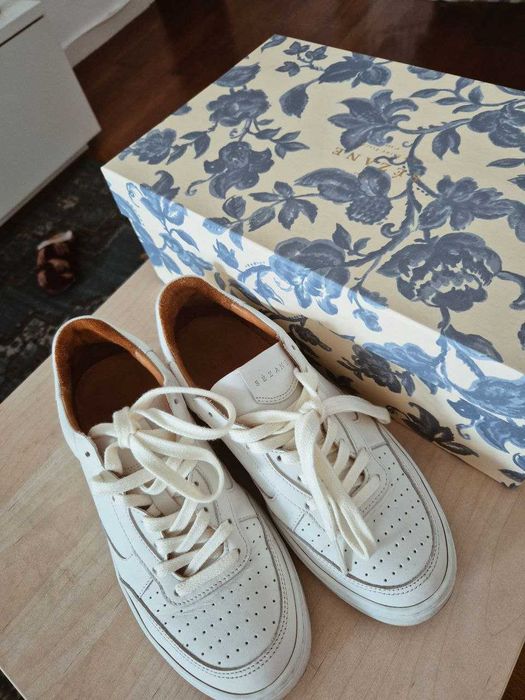 Ténis Sezane – couro natural, feitos em Portugal