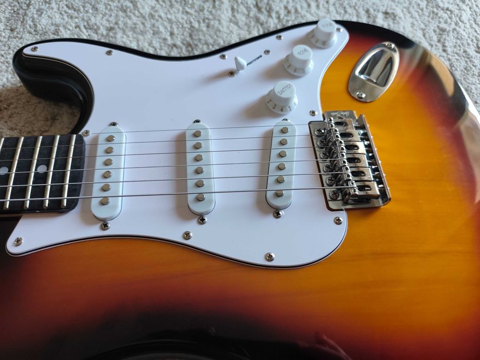 Guitarra Harley Benton ST-20 SB Standard Series