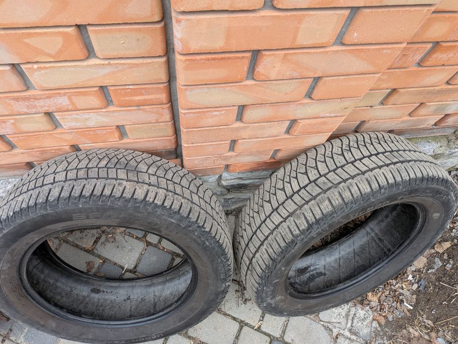 Продам  шини 215 60 17