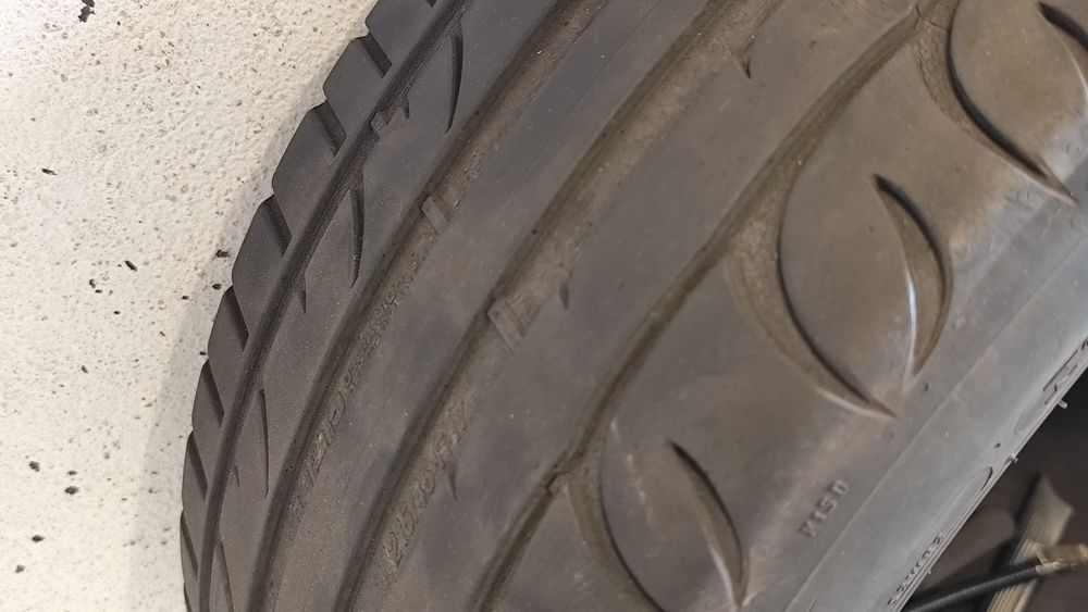 2 pneus Kormoran UHP 215 45 R17