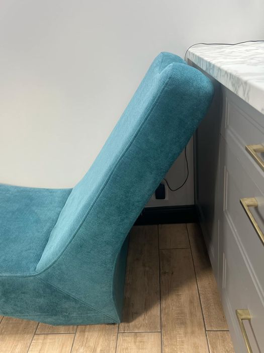 Leżanka turkusowa lekko używana