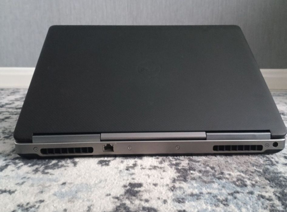 Продам ноутбук Dell precision 7510 в ідеальному стані!