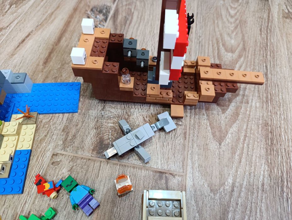 LEGO 21152 Minecraft - Przygoda na statku pirackim