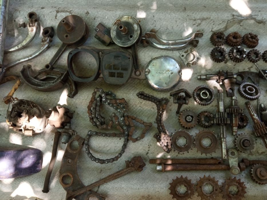 Продам шестерни и вилки КПП Иж