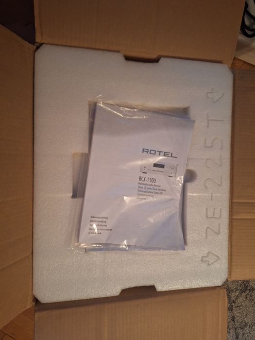 Amplituner CD Rotel RCX 1500 pilot karton