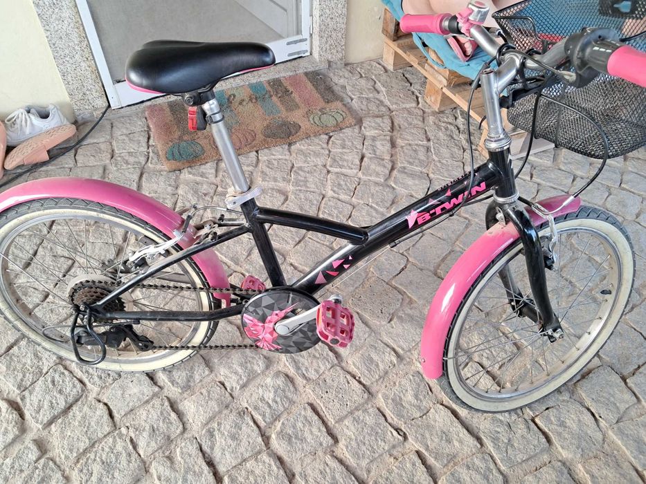 Bicicleta  menina 6-12anos com mudanças, cesto e campainha roda 20