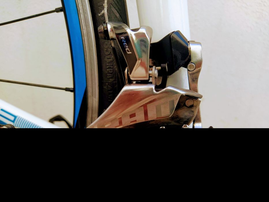 Bicicleta de estrada CUBE