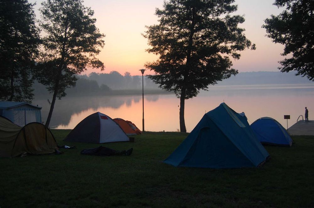 Noclegi-pokoje w Przełazach nad jeziorem NIESŁYSZ + CAMP-pole namiotow