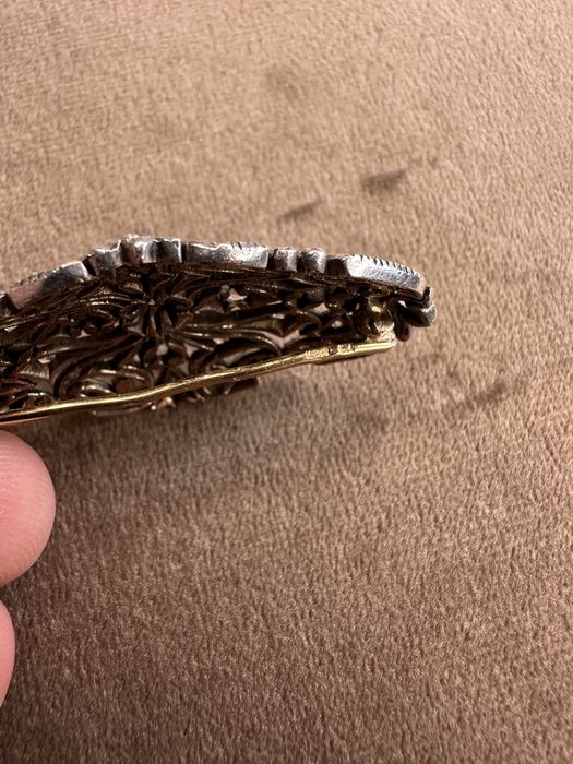Alfinete /Pregadeira em prata, ouro e diamantes