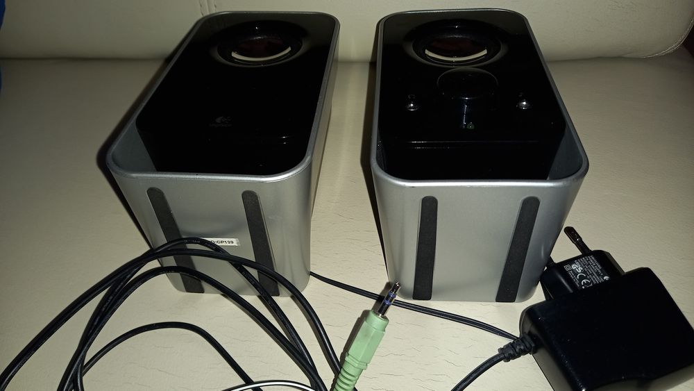 Colunas PC Logitech