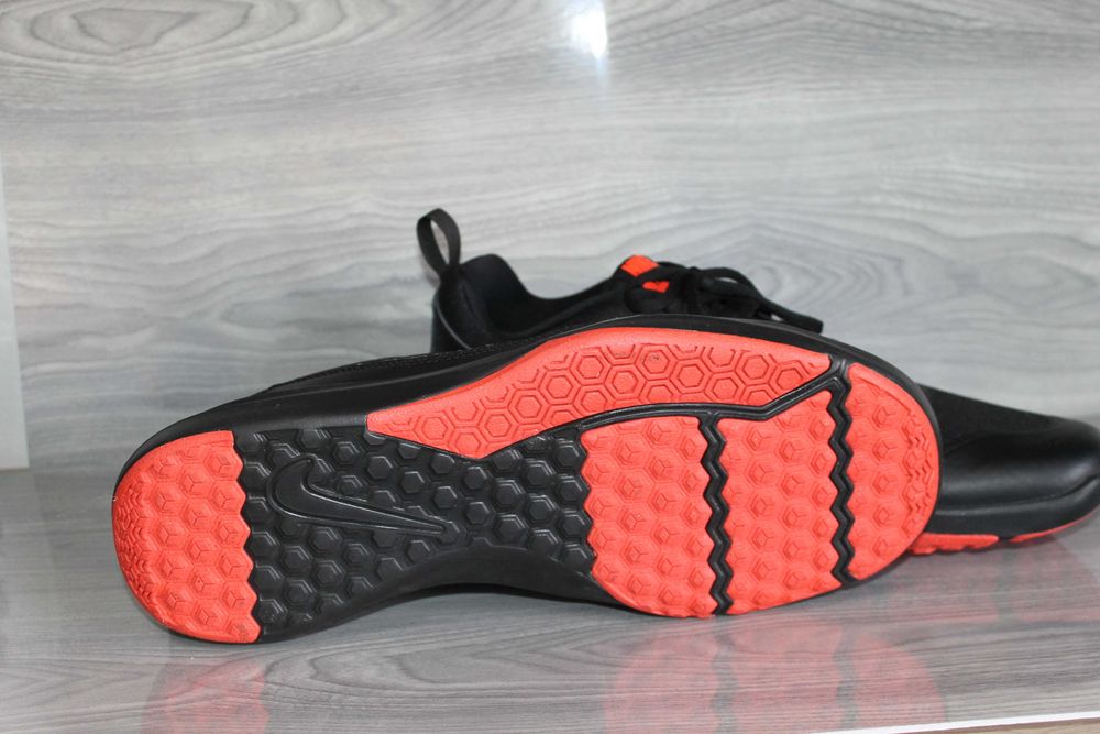 Кросівки Nike Legend 45.5 розмір
