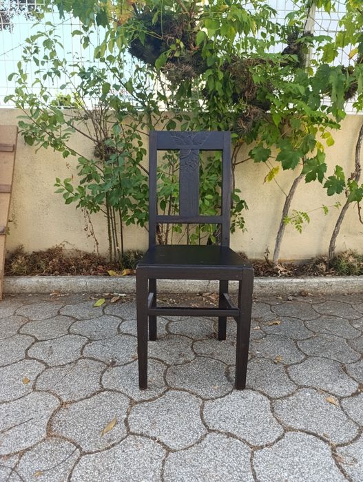 Cadeira de madeira trabalhada