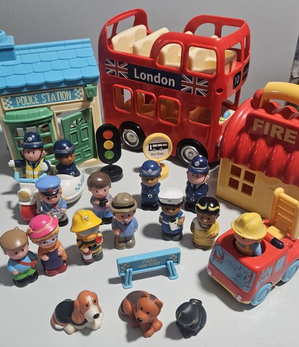 Великий ігровий набір elc happyland: автобус, поліцейський участок, пожарний ангар та фігурки
