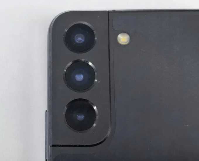 Telefon Samsung Galaxy S22 8/128 KOMPLET Stan BDB