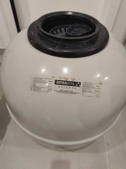 Bomba e filtro de piscina AstralPool com caseta Ramses